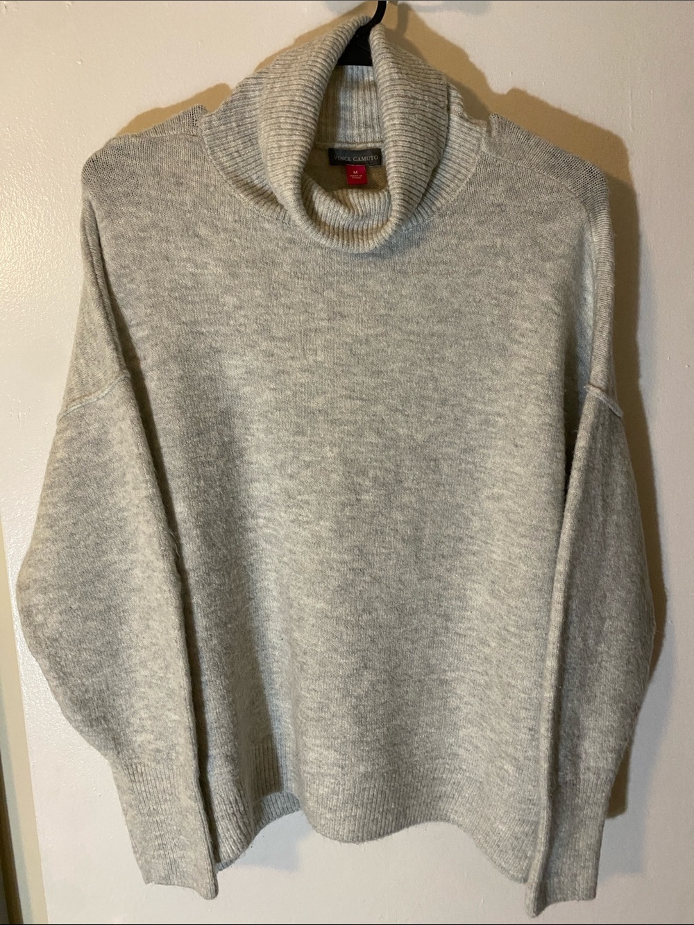 VINCE CAMUTO Light Gray Turtleneck Sweater Medium